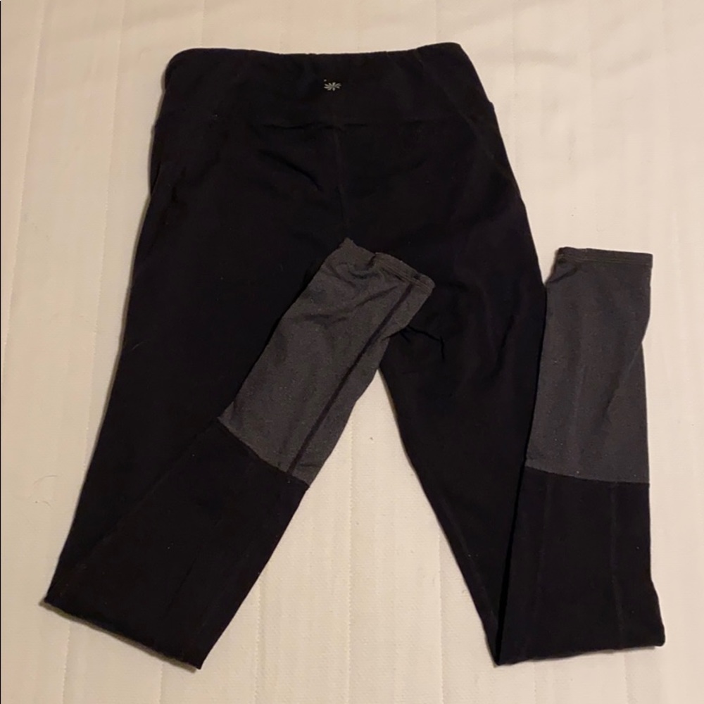 Athleta black / gray ankle length leggings